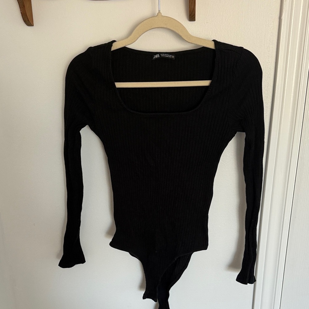 Zara Black Ribbed Long Sleeve Bodysuit